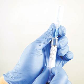 Healthcare workers are required to receive the flu vaccine in 33 states. Healthcare workers are required to receive the flu vaccine in 33 states.